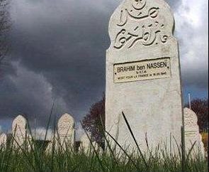Muzułmańscy pomniki na grobie