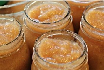Cómo hacer la salsa de manzana para el invierno?