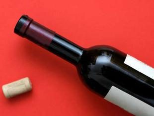 ¿Cómo abrir el vino sin un sacacorchos. Todos los métodos de cómo abrir una botella sin un sacacorchos