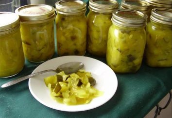 Insalata squisita: cetrioli a fette in senape per l'inverno