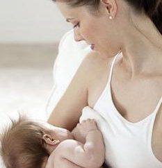La dieta de las madres lactantes en el primer mes después del parto
