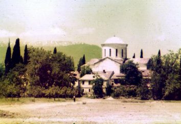 Temple Pitsunda, Abkhazie: description, l'histoire, le calendrier, et des faits intéressants