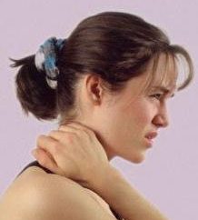 El dolor en el cuello y la parte posterior de la cabeza: cómo tratar y por qué?