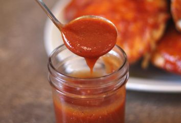 Facciamo una deliziosa salsa di concentrato di pomodoro per il barbecue