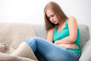 coliche intestinali negli adulti: sintomi, il trattamento, la dieta