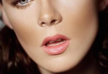 Fashion Make-up für Blondinen mit blau-grauen Augen
