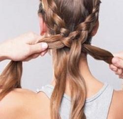 Jak nauczyć się tkać piękne warkocze tworzyć wyszukane fryzury