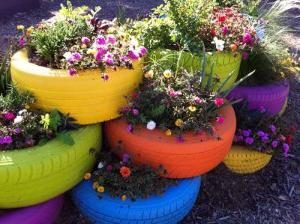 O leito original de rodas para decoração de jardim