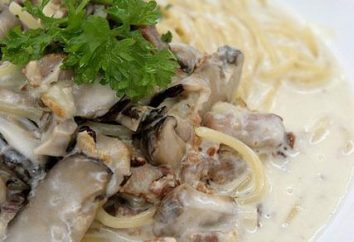 Kochen Spaghetti mit Pilzen in Sahnesauce
