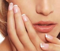 rayures blanches sur les ongles: causes et traitement
