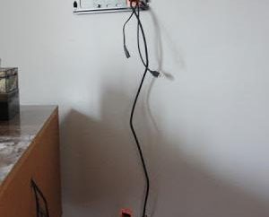 Como instalar o suporte para a sua TV com as mãos?