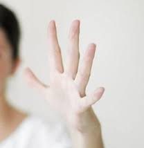 Quais são as razões para as mãos trêmulas?