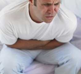 Dlaczego istnieją bóle w dolnej części brzucha u mężczyzn