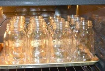 Última limpieza: frascos esterilizados con espacios en blanco en el horno