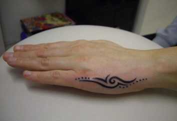 tatuaje de la mujer en la mano, el pequeño tatuaje "por sí mismos" y la manga escala – es mejor elegir?