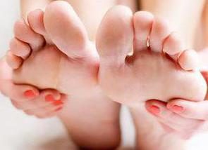 Tratamento e sintomas de veias varicosas da perna em mulheres