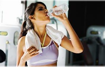 Początkujących: Czy jest możliwe, aby napić się wody podczas treningu