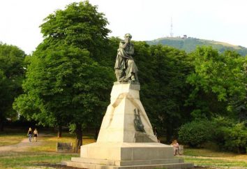 Monumento a Lermontov em Pyatigorsk. Lermontov Museum-Reserve em Pyatigorsk