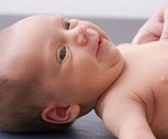 Norm peso e la crescita del bambino durante il primo anno di vita
