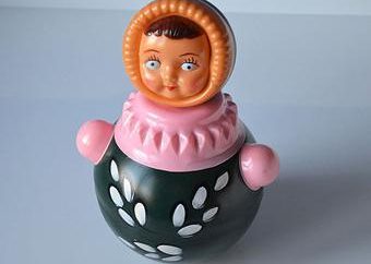 Description vstanka poupée vanka peut être différente, comme il est représenté dans une pluralité d'images