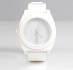 Biały zegarek – eleganckie akcesoria