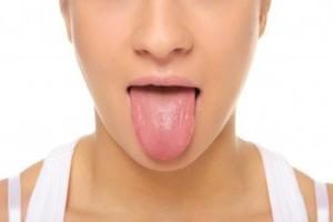 Żółty powłoka język: przyczyny i leczenie
