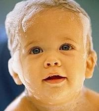 Jak wybrać szampon dla niemowląt?
