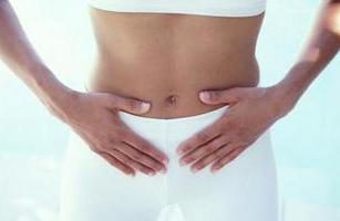 Dolor en los lados del abdomen: posibles causas