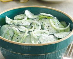 Salade de concombres: recettes. concombres frais