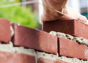 A quelle température vous pouvez mettre un bâtiment en briques sans compromettre?