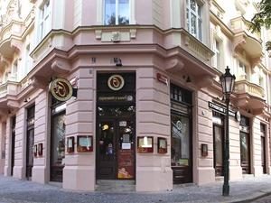Restaurante "Night and Day" … Praga cinematográfica e real