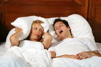 Zatyczki do uszu do spania: co jest lepsze? Wkładki silikonowe do spania